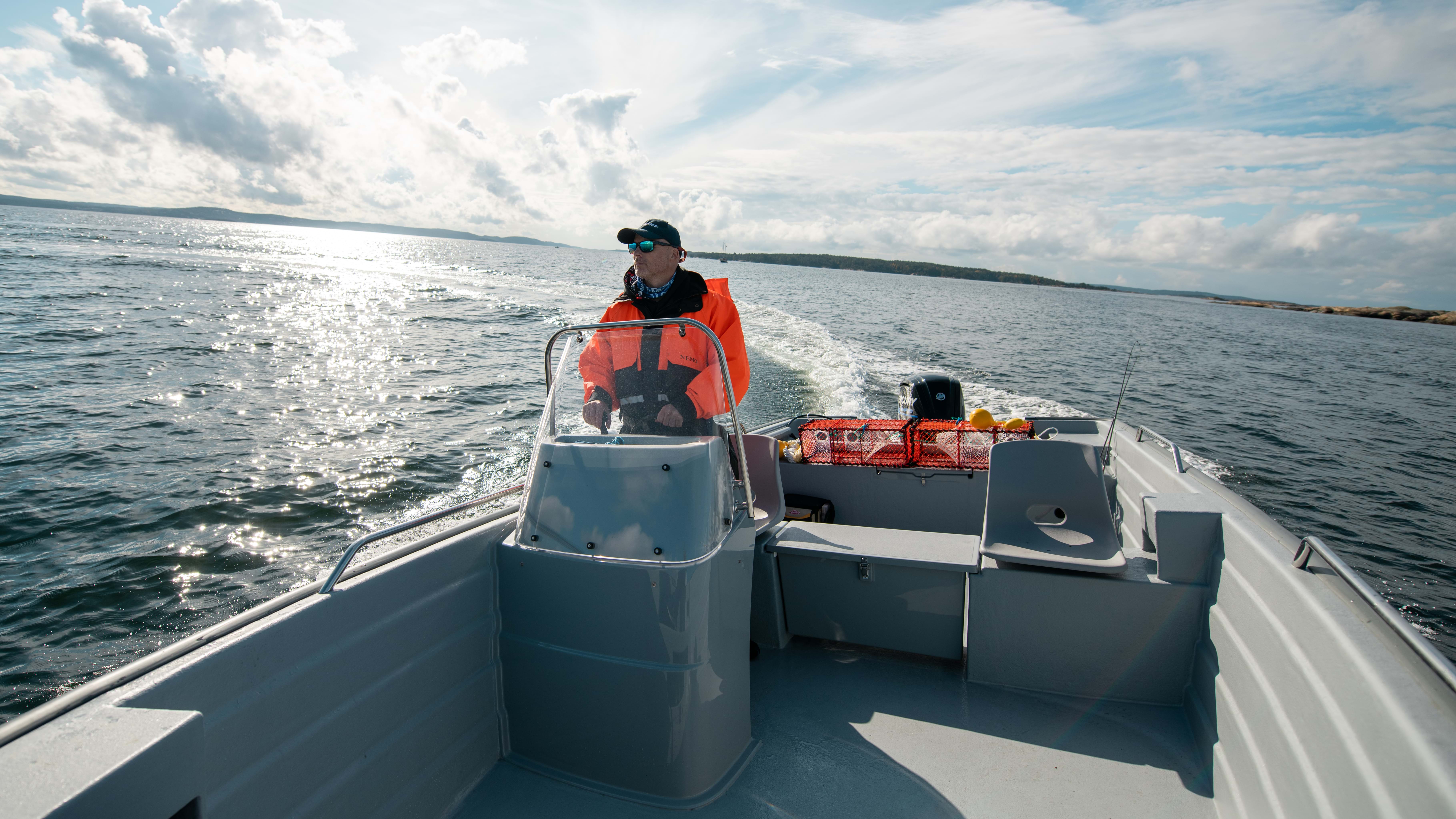 Sting 600 Pro At Sea Seen From Bow