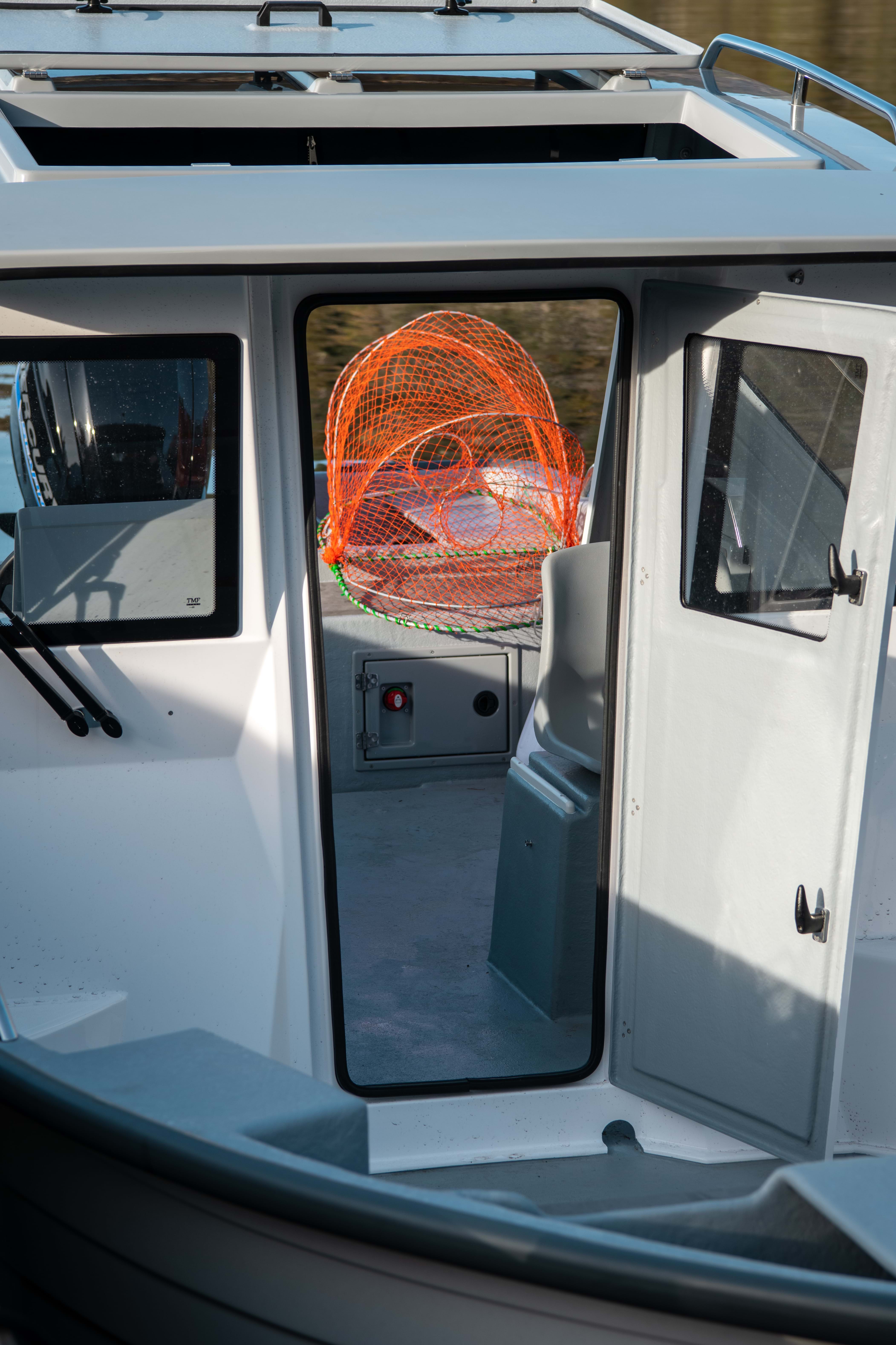 Sting 600 Pro HT Details Cockpit Door