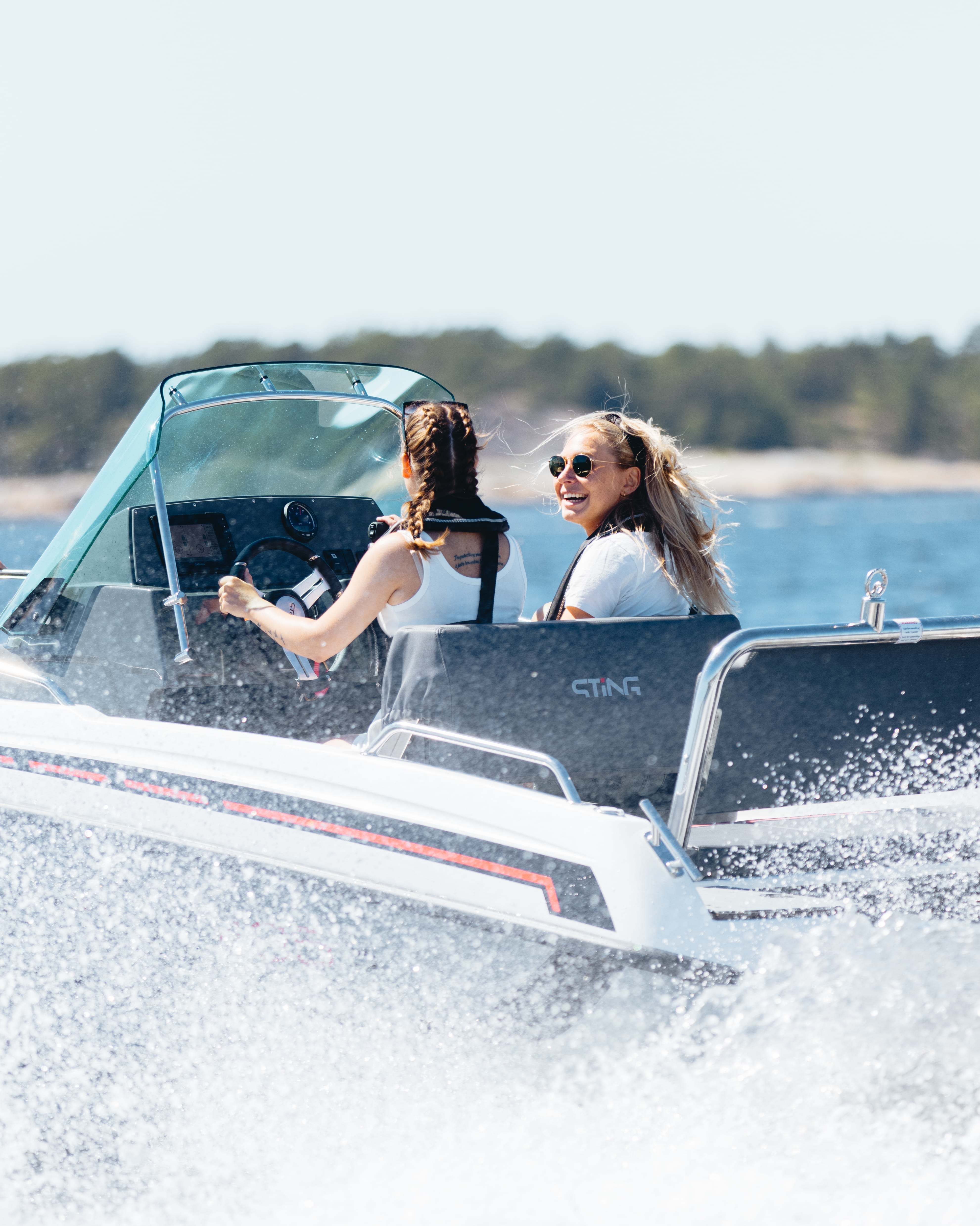 Sting 485 S Centre Console 20